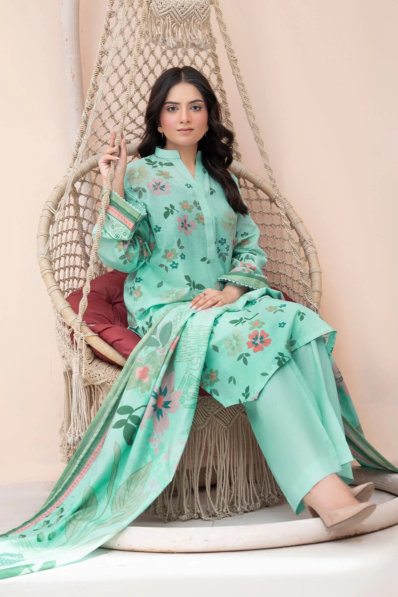 Nisha Golden Formal Set