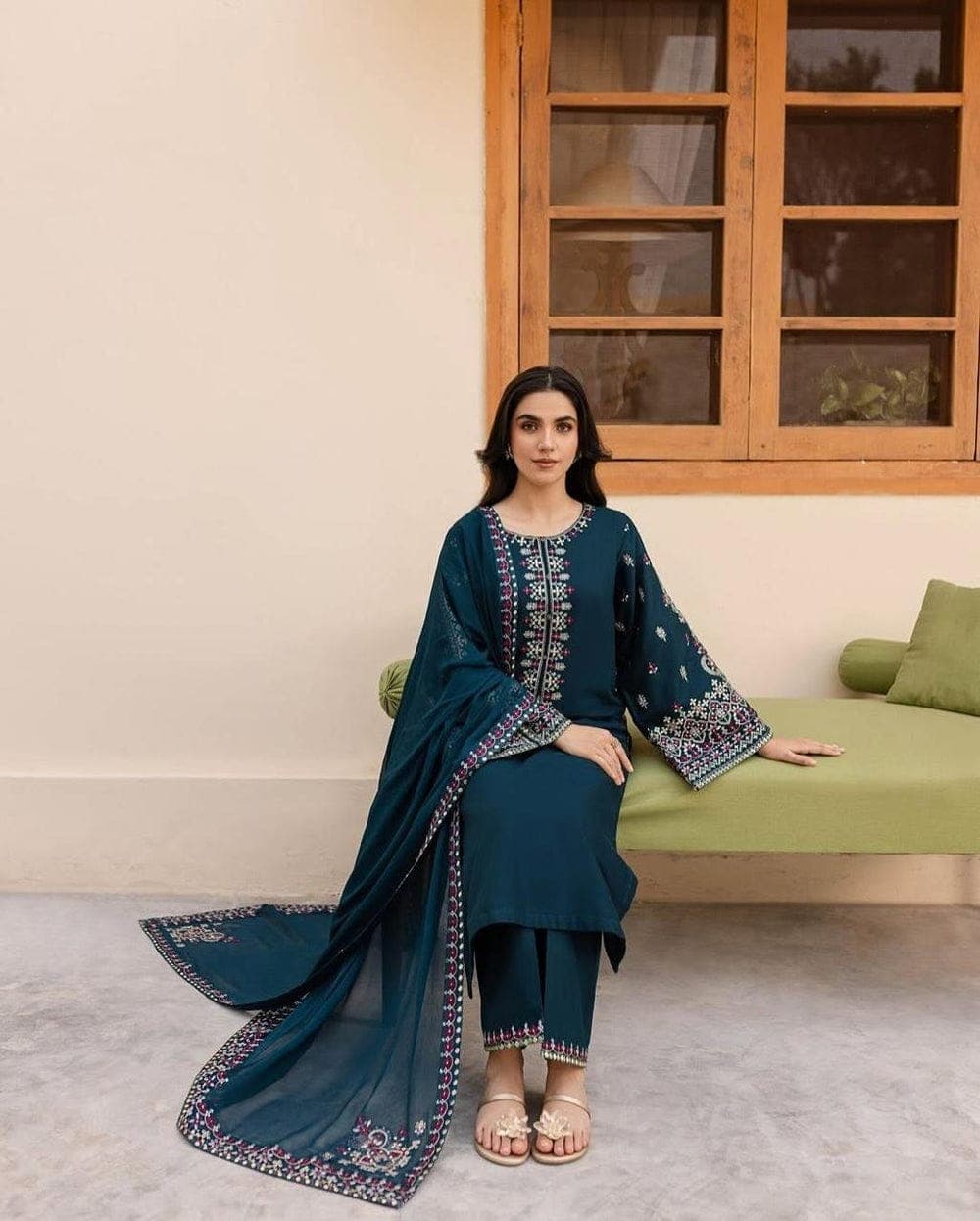 Pakistani women's luxury lawn suit - MASHAL EMBROIDERY 3PC