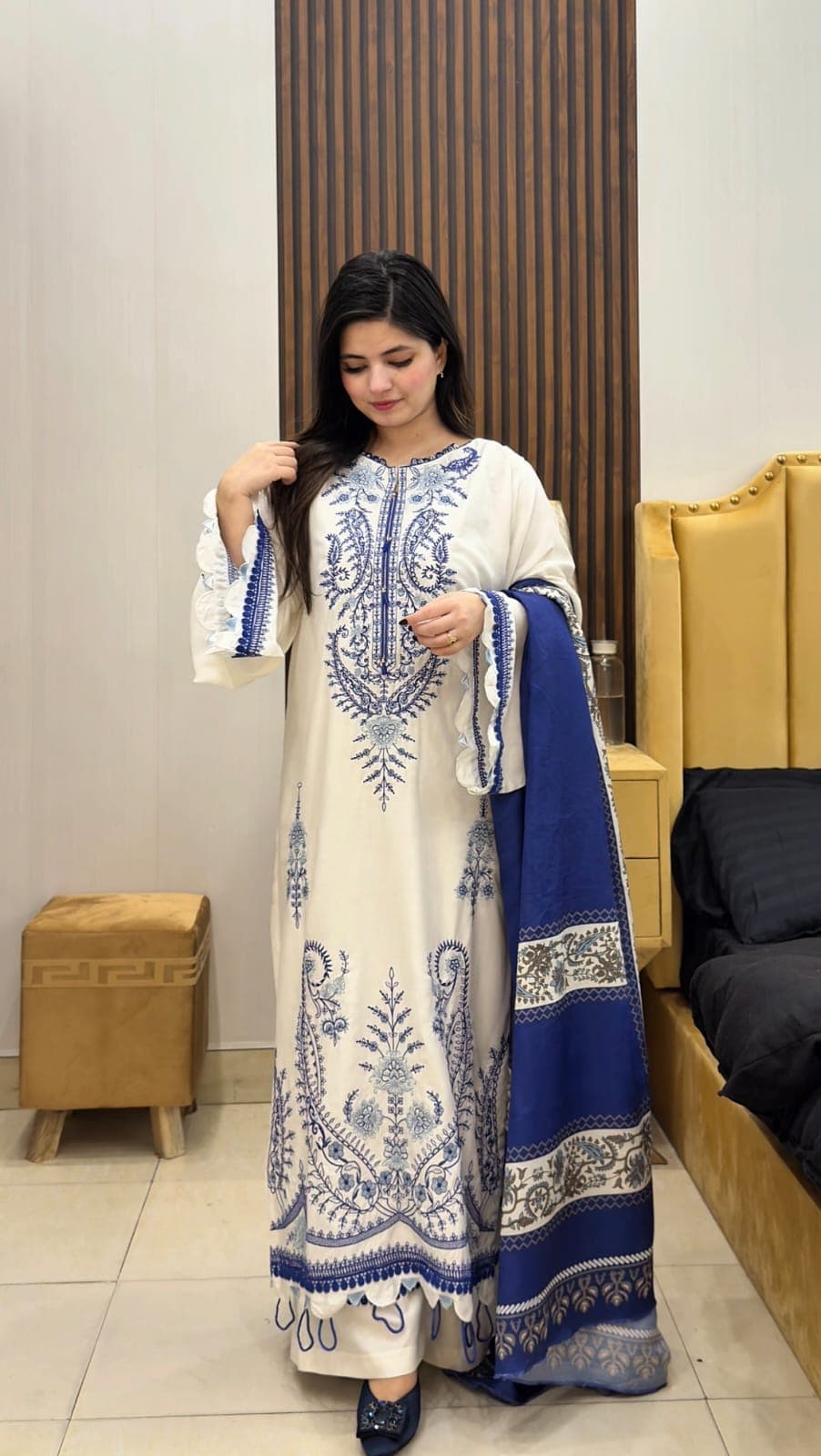 Pakistani women's festive chiffon suit - FANA EMBROIDERED 3PC (SHAWL)