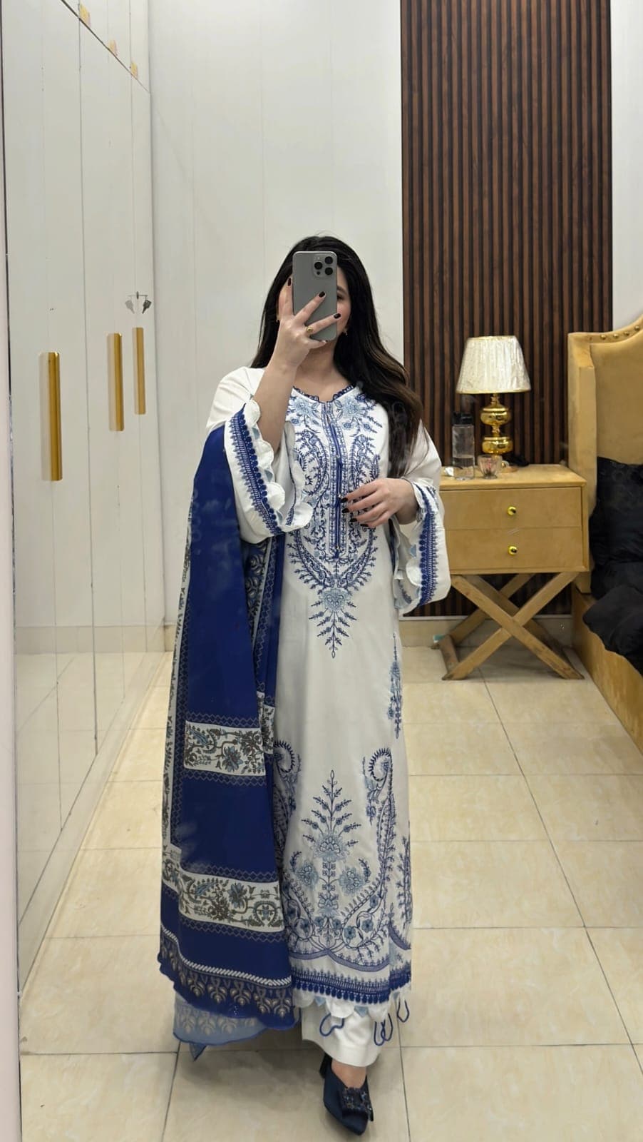 Pakistani women's festive chiffon suit - FANA EMBROIDERED 3PC (SHAWL)